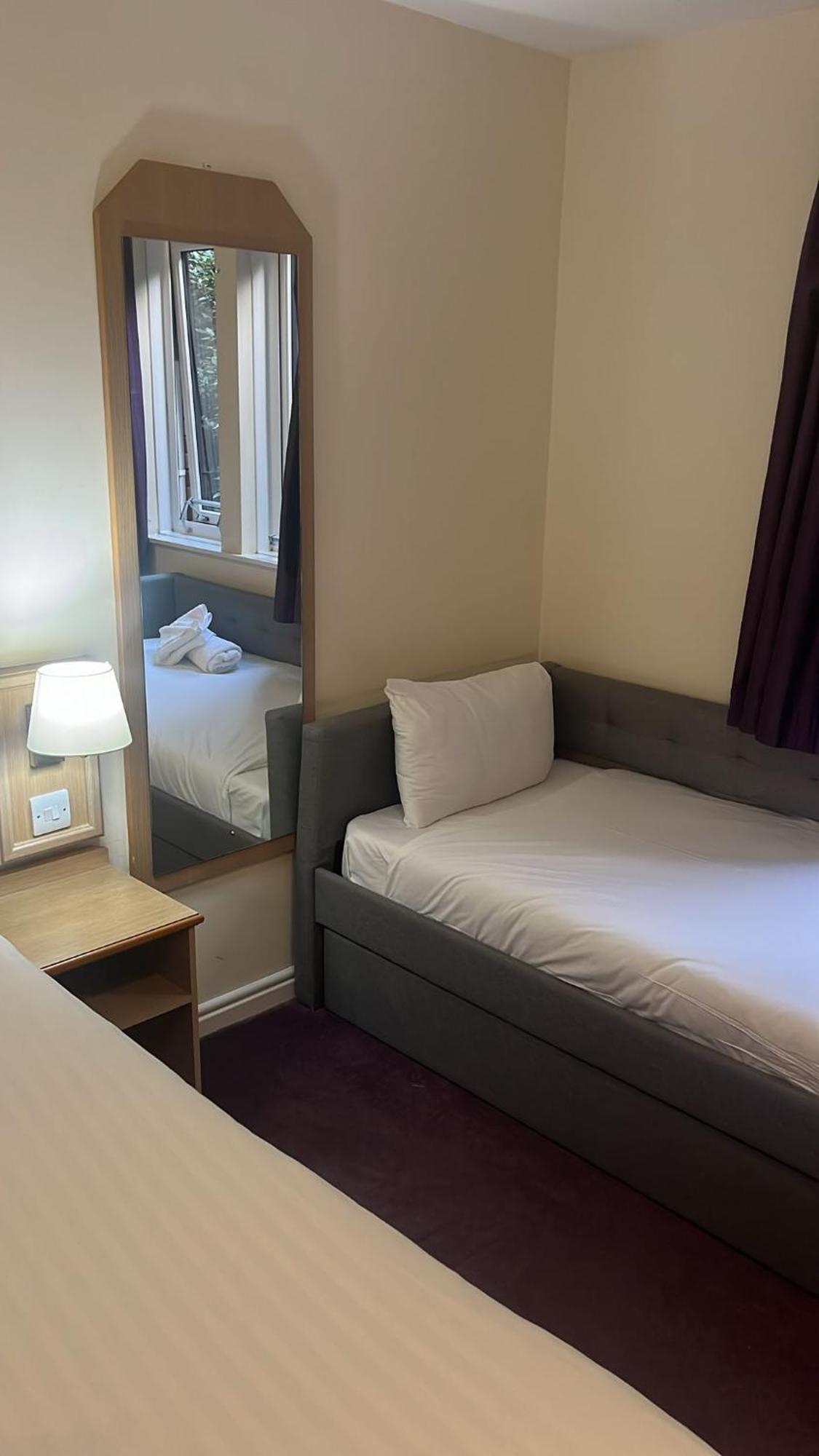 V Lodge Manchester Middleton  Luaran gambar